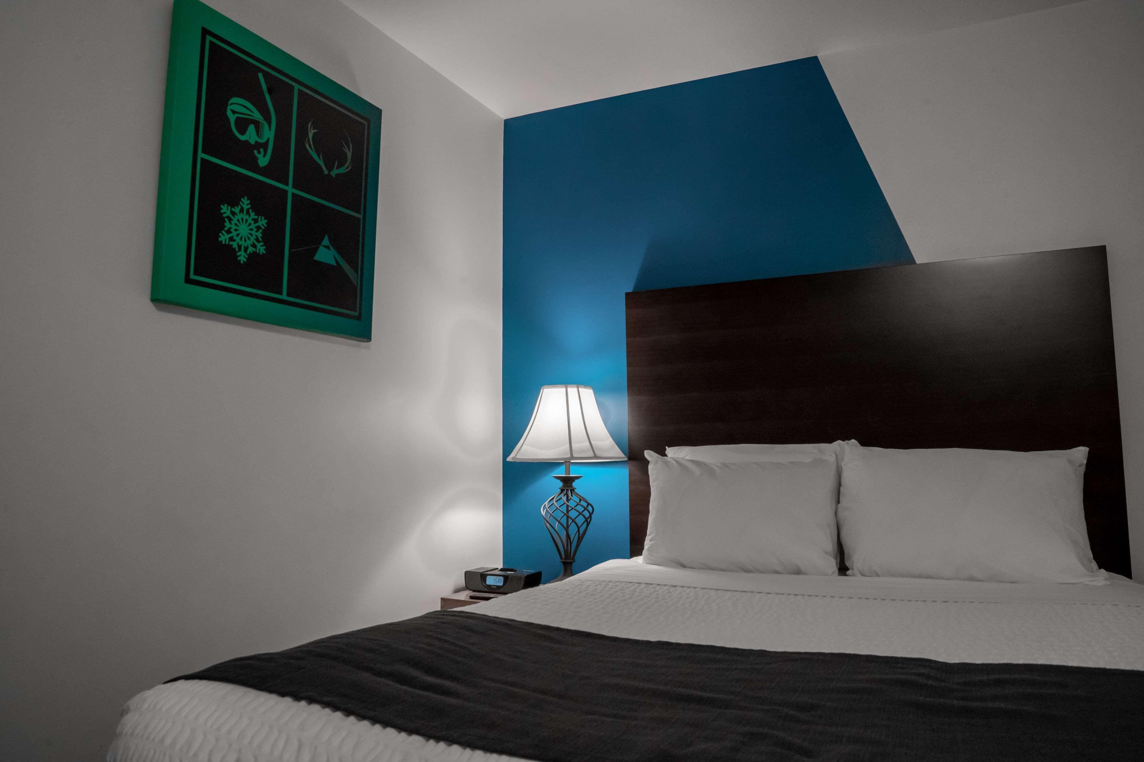 สโตก โฮเทล ชัวร์สเตย์ คอลเล็กชั่น บาย เบสต์ เวสเทิร์น Motel เรเวลสโตก ภายนอก รูปภาพ