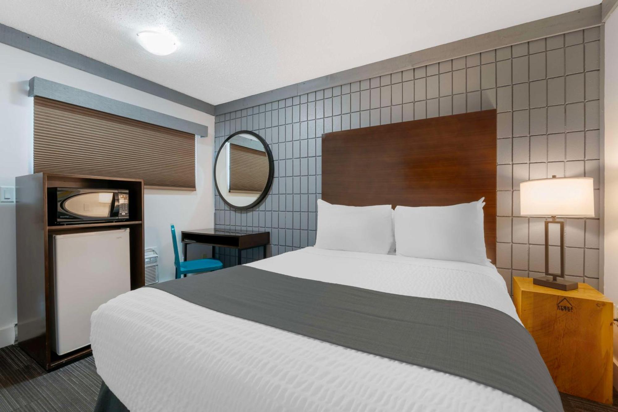 สโตก โฮเทล ชัวร์สเตย์ คอลเล็กชั่น บาย เบสต์ เวสเทิร์น Motel เรเวลสโตก ภายนอก รูปภาพ